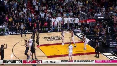 [Highlight] Royce O'Neale with the putback to give the Nets the lead