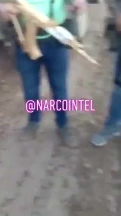 its that arm flex for me lmao..carteles unidos flexing with an arm they just cut off from one of the cjng members killed on the attack this weekend. I expect cjng to do some wild shit next aint no way they taking this beating lightly. they are relentless.