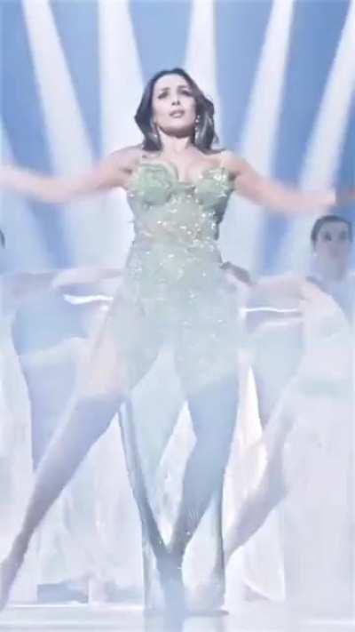 Malaika Arora's milfy body!