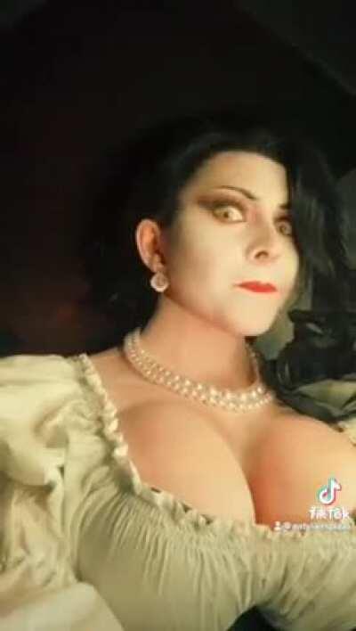 When the horny bard is the only thing between the BBEG and a TPK.