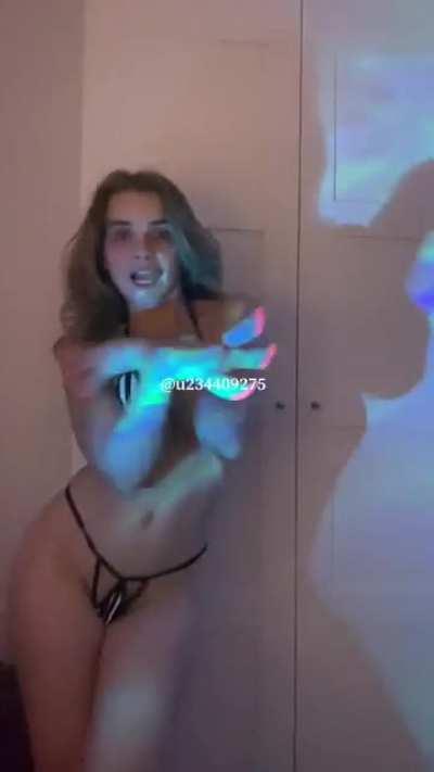 Bailando en ropa interior como ella sabe