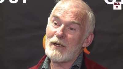 pReTty wHiTe pEoPlE rIDiNG iNtO tHE sUnSeT