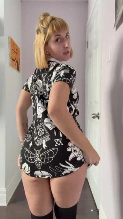 37 inch booty with lots of jiggles [BA]