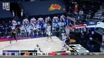 [Highlight] Cam Payne circus shot to beat the shot clock