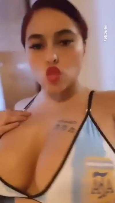 Feministas: no se dejen cosificar! Hinchas argentinas: