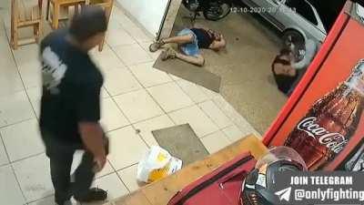 Man clutching at 1V2