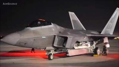 F-22 Auxillary Power Unit start [VIDEO]