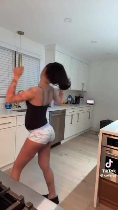 Pregnancy has filled our queen out so nice 😍🤤