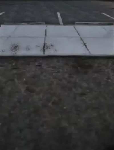 Old Footage frm 2 days ago of RawTown (MC🐍) members posted up in there hood taunting they opps right before Mixxmobb (🔱✡️🅱️) would pull up hopping out letting off shots. (Red vehicle)