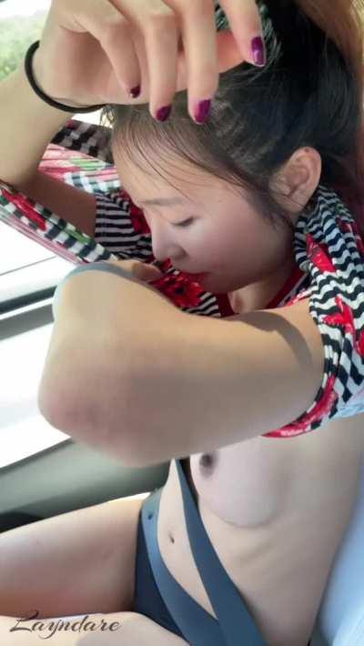 Would you honk for a flash just like these lucky guys? [gif]