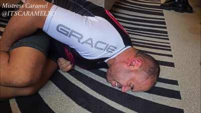 I take great pleasure in destroying my toys, making them beg for mercy and seeing the fear in their eyes 😈 the full clip is live for Fansly & LoyalFans subscribers 💋