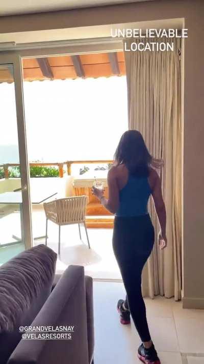 Ivana In Paradise, Part Three