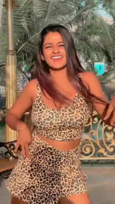 Agar aapke ghar me aise rand@ didi ho to bhaiyo ka la@d hamesha salami deta rehta h