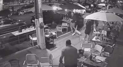 Clients running from crossfit runners thinking was a mass robery.