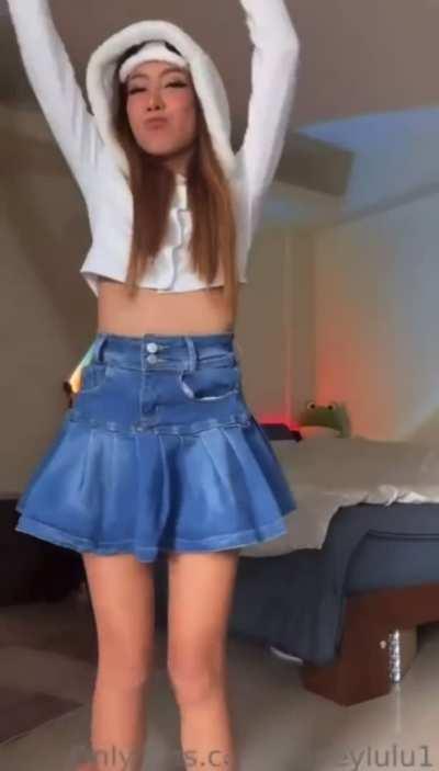 Cutie Spreads Her Ass