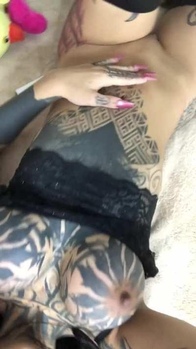 Think you can fit your whole tongue inside me? 🙊