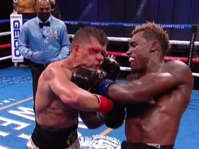 Big uppercut from Jermall turns Derevyanchenko's face into Jelly