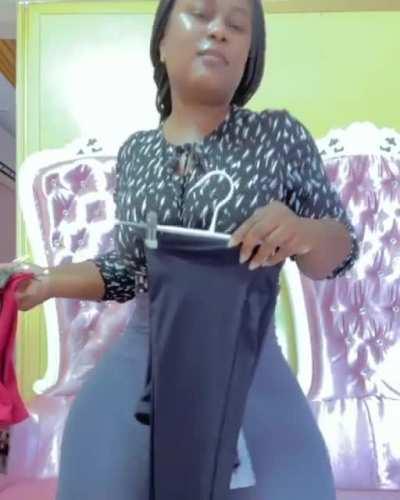 SO WIDE BIG BOOOTY MOVING HEAVY