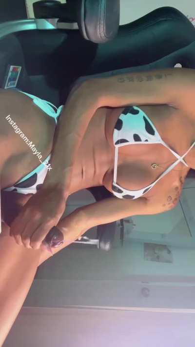 The greatest cum shooter is back streaming again