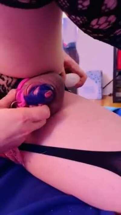 It took months but I finally learn to squirt in my cage !!!