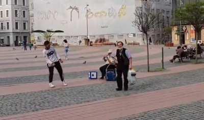 Average Downtown scenary in Balkan cities. Cultural GODS😹💦💦💪🇷🇴🇷🇴🇷🇴