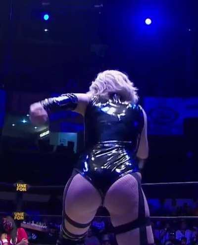 Can't wait to see Scarlett Fucking Bordeaux bunz wrestle in WWE on the main roster