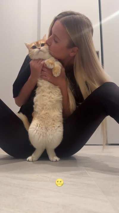 Cutie Kitty Kissies in Black Leggings (IG Story Clip)