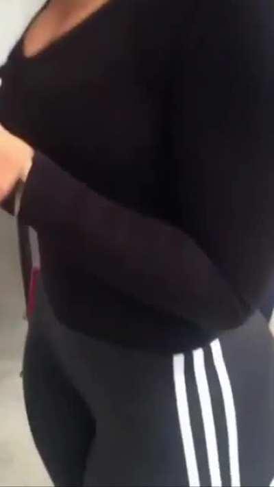 Babymomma lookin right , i can’t 🧢 !