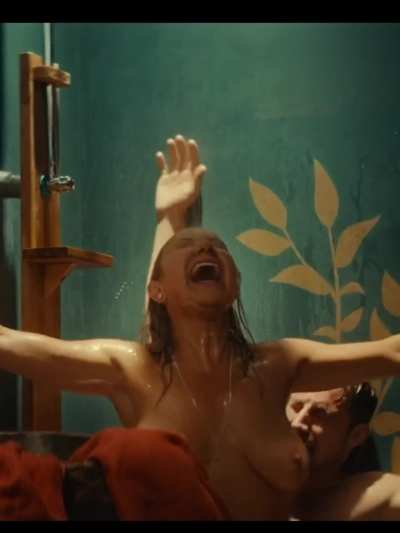 Angelika Niedetzky, 44 in love machine 2 (2022)