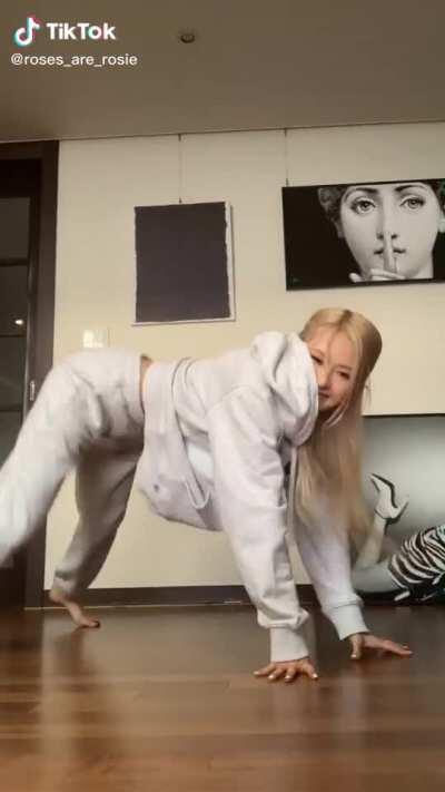 BLACKPINK Rosé - WAP (orig. Cardi B & Megan Thee Stallion) (TikTok Dance Challenge)