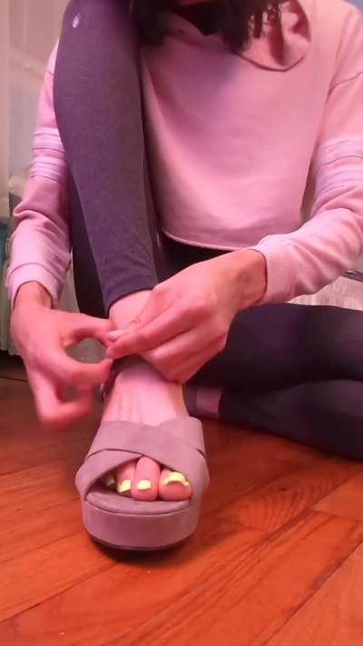 Lick up the toe prints~ 🤭