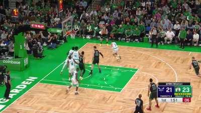 [Highlight] Mike Muscala drains his first three for the Celtics