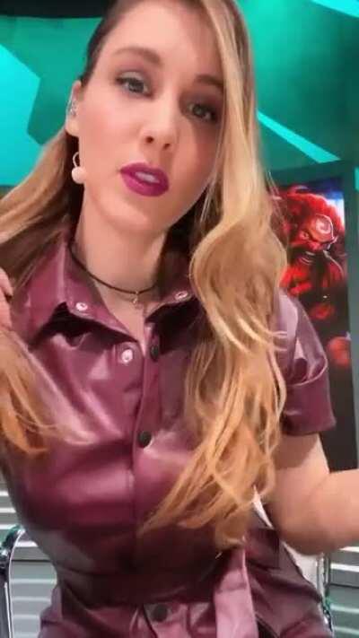 Transformation into a queen