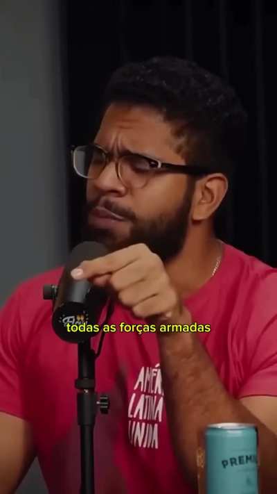 Durante entrevista ao Flow Podcast, Jones fala sobre a desarticulação do crime organizado no Brasil. Uma propaganda que não resolve o problema real da questão.