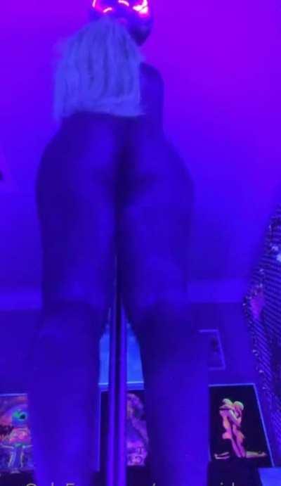 Amosc Stormiiward for premium and more content