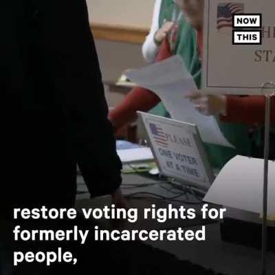 Cruz Scrolls on Phone During Senate Committee Hearing