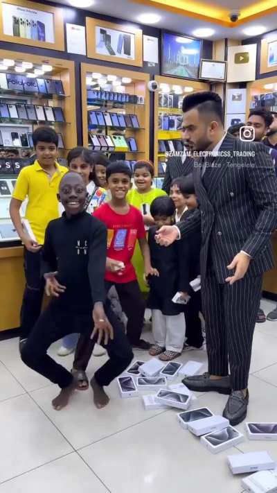 Why am I so creeped out 🥲