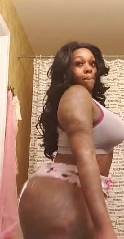 I love this ratchet ass bitch