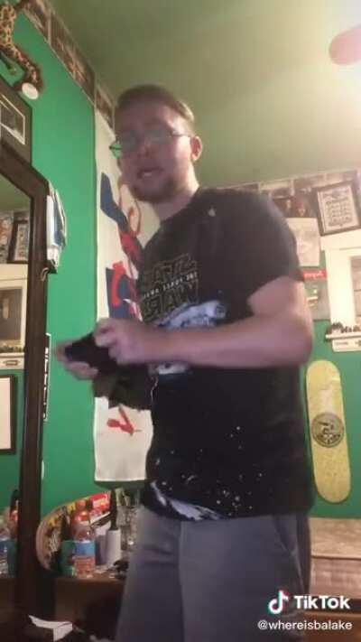 mY lIfE iS LiKe a vIDeO gAmE