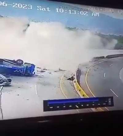 13 are killed after bus flips in Pakistan