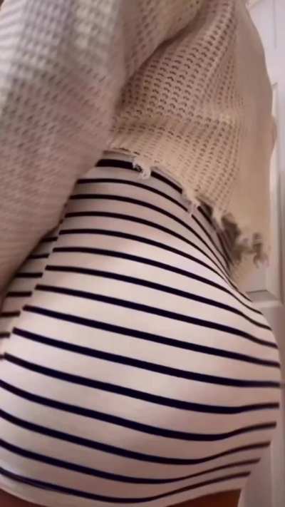 You’re favorite Latina wants to play daddy 😈