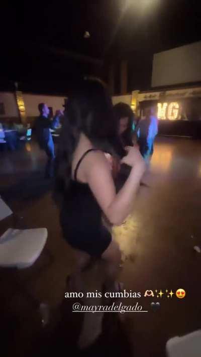 Someone asked about her friends upskirt 🤤 but fuck America is so hot! 