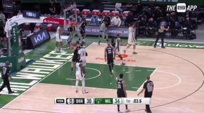 [Highlight] Seven different Nets players rushing out to help KD up after he takes a fall