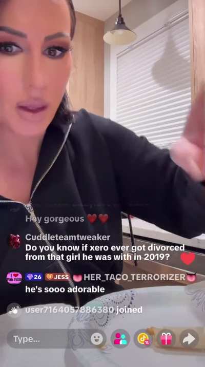 Trailer begins to fumble when asked about Stinks previous marriage