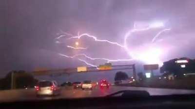 The lightnin’ is jammin’