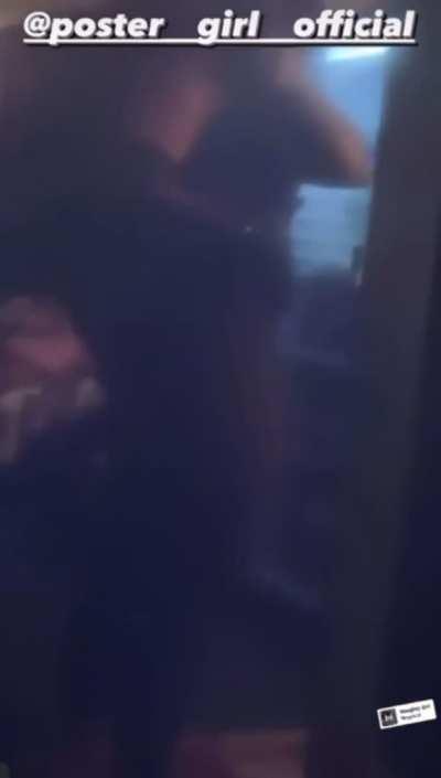 anyone else into singer Sza’s thick voluptuous body, built like a goddess