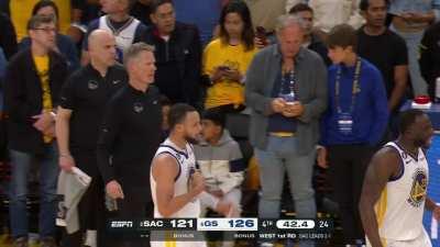 [Highlight] The Warriors get assessed a technical foul for calling a timeout when they don't have none left; 4 point game with 45s left!