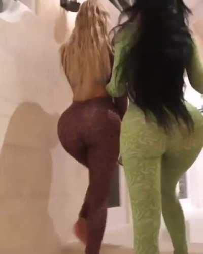 Kylie & Stassie