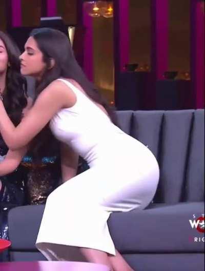 Deepika padukone in coffee with karan