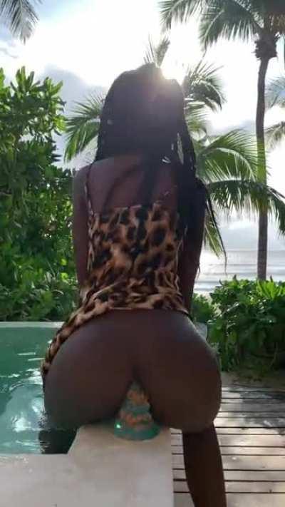 Is it weird that I like to play with my asshole more than my pussy? 😋